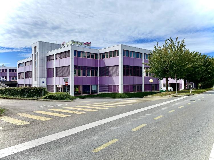 Bureaux, locaux de 805 m2 à louer à Lonay